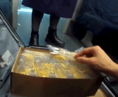 12公斤黄金落在高铁上 价值上千万 列车长：工作20多年捡的最贵的 ！