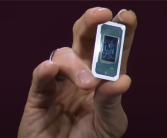 史上最先进18A工艺！Intel CEO首次展示Panther Lake CPU样品：已交付联想！