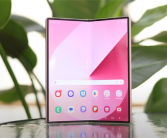三星最轻薄折叠屏！Galaxy Z Fold特别版发布：售价14500元！