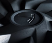 马斯克再放“烟雾弹”！特斯拉预热视频发布新品：Roadster、Model Y或二选一！