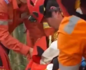 一女子从七八米高的山崖跌落 到底啥情况