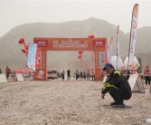 吴京越野车坏在高速上：咋整 回去睡觉！