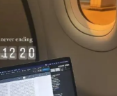 课余回上海看了精彩的F1 谷爱凌在飞机上见缝插针赶作业！
