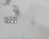 山东“雪窝子”不是白叫的 威海暴雪积雪厚度惊呆网友！