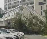 福州辟谣医院小楼倒塌呈45度：正常施工拆除！