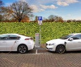 伤不起！新能源车主吐槽去年出险一次保费近翻倍：你的保费涨没？