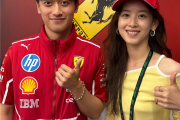 章泽天现身F1英国大奖赛：晒与F1车手周冠宇合照 笑容甜美！