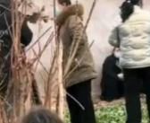 村民称厕所被强拆致老人无处如厕 村委会回应来了！