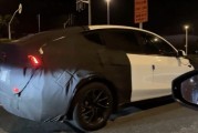 35万级六座纯电SUV 加长版特斯拉Model Y实车曝光：臀部太翘！