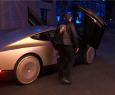 特斯拉Robotaxi无人驾驶出租车亮相：双蝶翼门、没有方向盘和踏板!