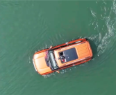 奇瑞总裁李学用详解纵横G700水中航行：两台推进器总推力3000N！