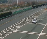 女子开车逆行上高速反怪导航：我没地方走了 !