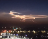 新疆哈密上空现神秘光束：绚丽而明亮!