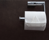 “潮汐厕所”解决景区如厕难：设有“无性别通用厕位” 根据人流情况切换使用权限！