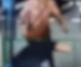 江西一女孩被父亲殴打口鼻流血 警方介入！