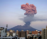 地震致日本鹿儿岛火山喷发：两公里内可能“天降落石”！
