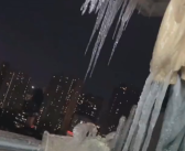 看看冻雨的可怕威力！武汉一居民家阳台成“冰雪世界”：这些地方还要下！