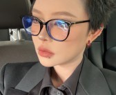 自作孽！自曝“日入超30万元”引发争议 近500万粉丝的主播顾茜茜被永封