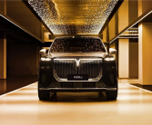 锁定45万元以上！岚图高管：大六座SUV就看泰山和问界M9 ！