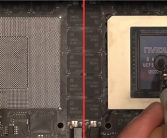 RTX 5090惨烈变砖 PCB都裂了！居然神奇修好 用了3根飞线！