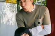 模特张亮与10岁女儿合拍杂志大片 网友：不就是天天戴假发的样子嘛！！