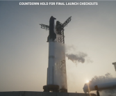 SpaceX星舰第八次飞行又卡壳了 发射倒计时40秒时被叫停！