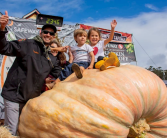 1064公斤！美国一男子夺冠种南瓜大赛：两万美元奖金到手！