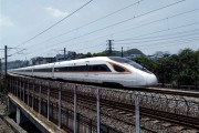 加州高铁烧500亿元15年没铺一条轨：美国坐不住了 跟中国比弱爆！