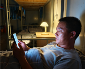 30岁小伙长期熬夜诱发脑膜炎：智力退回3岁 生活不能自理 !