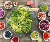 CBD的午餐打工人吃不起上热搜 20元连起步价都够不上：你支持中餐还是西餐？