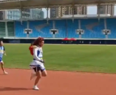 男生穿裙戴假发跑步夺冠遭取消成绩引争议 当地已介入处置 ！