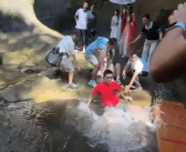 张继科回应在景区落水 不知被谁一脚踹水里了：网友直言太过分了！