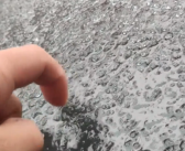 湖北多地下冻雨 车子像被包浆一样：裹了一层“胶”！