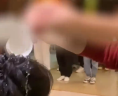 女子被组员轮流用水淋头 公司回应称是内部活动：都是自愿的！