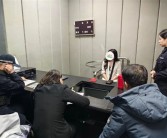 百万粉丝网红拒还债务还全国巡演：在迈巴赫内被擒控!