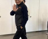 马云现身阿里巴巴杭州园区：全程微笑 向员工挥手致意!