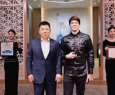 红旗金葵花首辆千万级定制国礼车型交付：车主是个外国人！