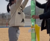 8岁女孩用塑料瓶打造“火箭” 指导老师:95%的内容都由其独立完成！