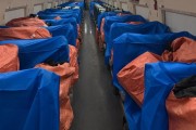 广东荔枝150万吨大丰收 高铁都用上了：每节车厢可装2.5吨！