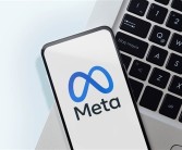 Meta被曝聚焦开发超轻薄开放式头显：计划2026年底前发布！