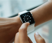 女子戴Apple Watch睡觉被烫伤起泡 苹果客服回应：过敏反应！