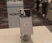 行业首款自带云台的机器人手机！荣耀ROBOT PHONE真机首次亮相 ！