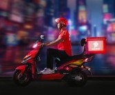 京东外卖砸20亿升级全职骑手福利！五险一金+防寒暑补贴+15万辆二轮车！