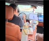 38岁天津北漂男子下班后住车里近3年 比住酒店舒服：座驾大亮！
